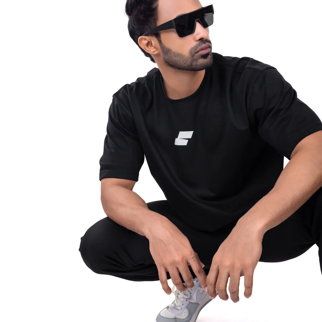 Classy Logo Oversized T-shirt Men – Black - Image 4